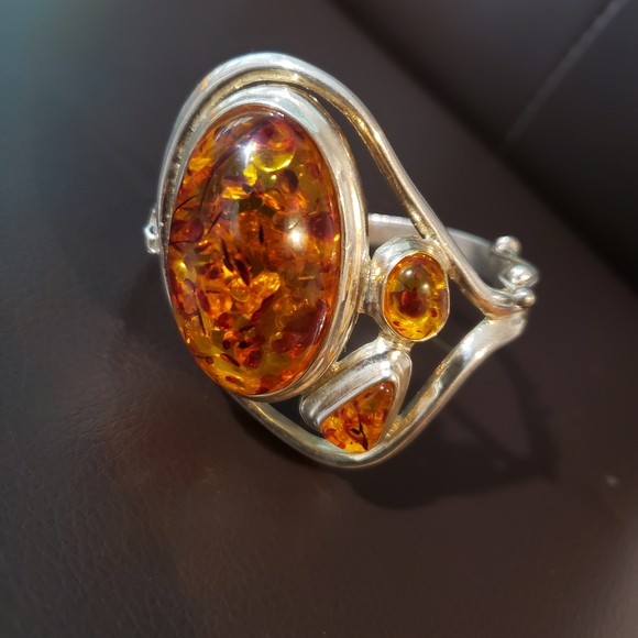 Amber Color Stone and Silver Tone Women's Bracelet - Picture 2 of 6